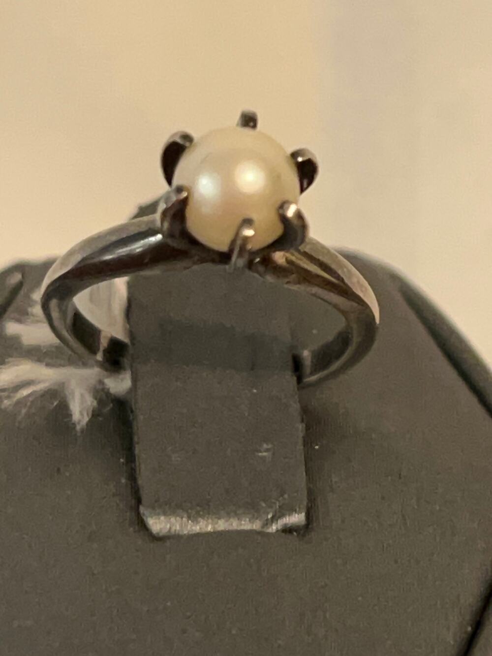 Vintage Freshwater Pearl Ring 925 Sterling Silver Size 4 Estate Jewelry
